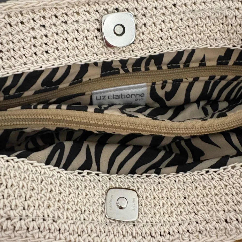 Liz Claiborne Ivory Crochet Floral Purse Zebra Print Lining HBRU0463 NEW‎
